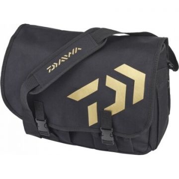 Geanta de umar Daiwa Taille M Black/Gold 33X45X17cm Geanta de umar Daiwa Taille M Black/Gold 33X45X17cm